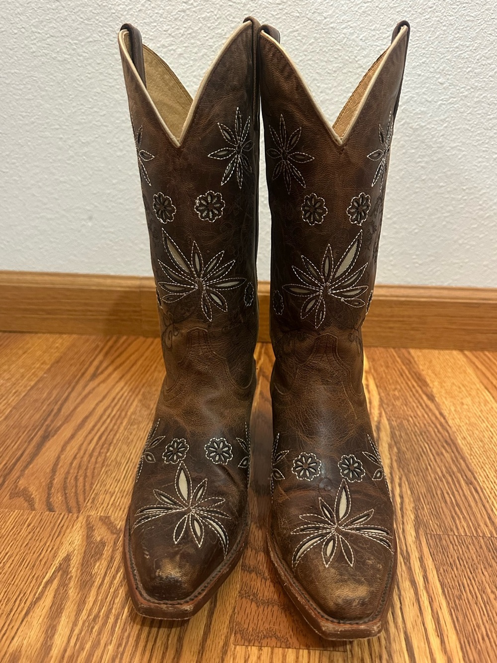 SHYANNE WOMEN'S DAISY MAE WESTERN BOOTS - SNIP TOE